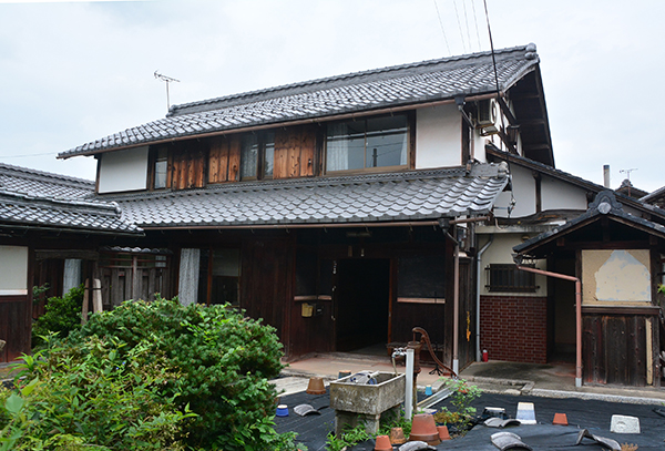 旧秦荘町の中心にも近い、農村集落の格式ある日本家屋